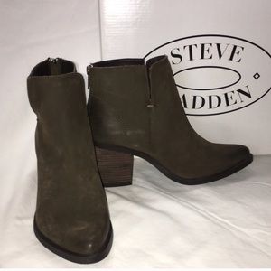 NWOT olive green Steve Madden Pawel booties
